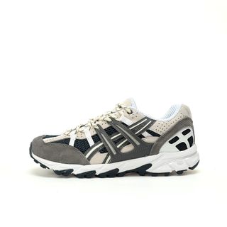 (Category: ) located in . Submitted by sneakers-shop (Listing ID 1376371146, Image 1). Description: .