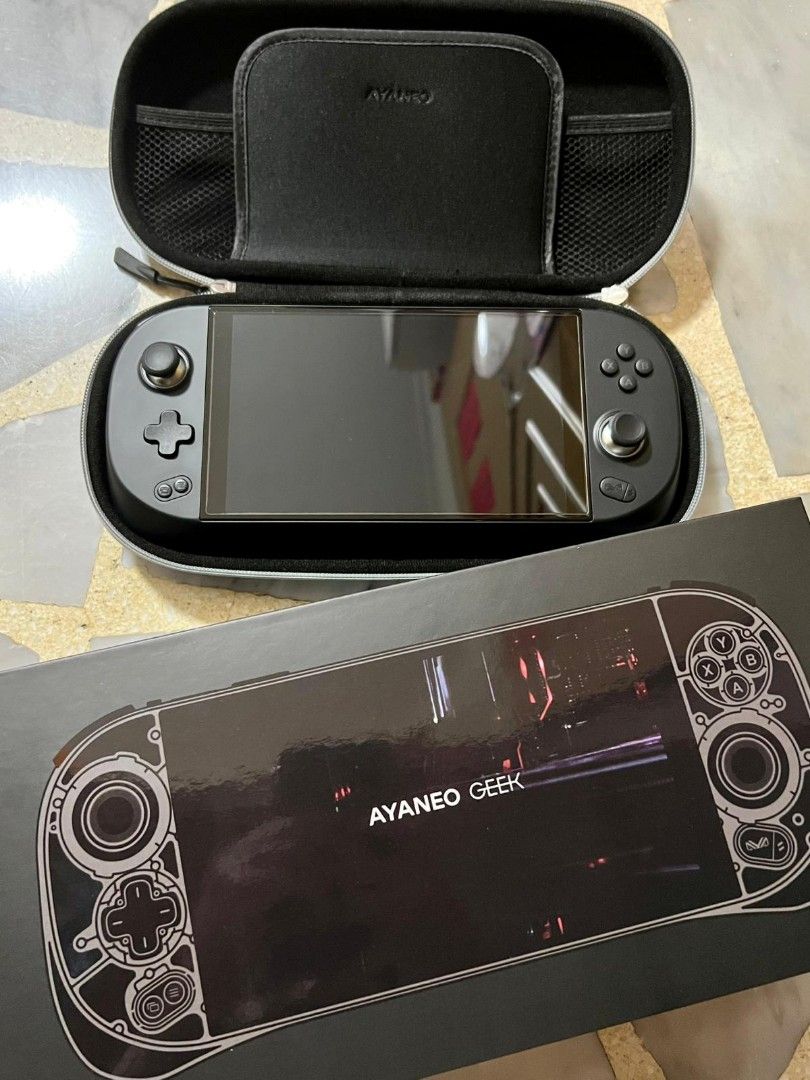 AYANEO GEK AMD Ryzen 7 6800U Handheld628630612945931129