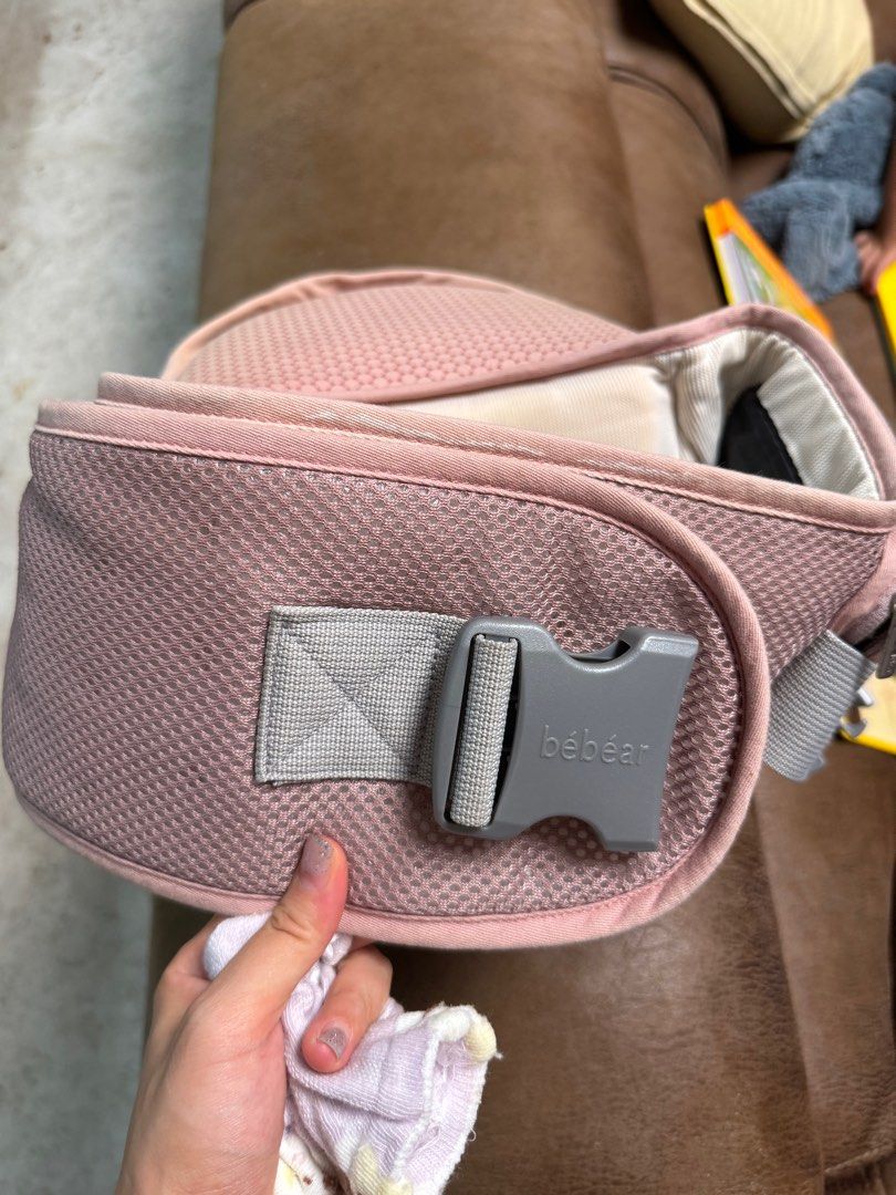 Baby hip sitter (Category: Carriers & Slings) located in Singapore. Submitted by seaweedhat (Listing ID 1376347835, Image 2). Description: .