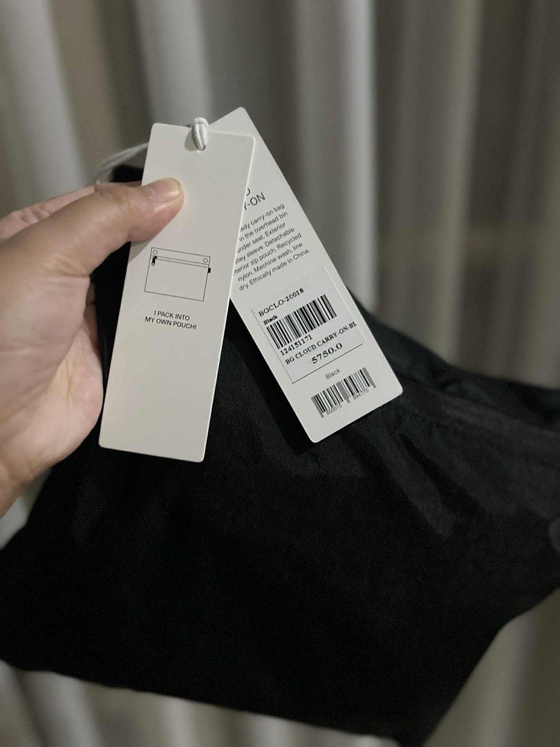 Baggy Carryon Cloud Bag (Category: Shoulder Bags) located in Quezon City. Submitted by therese_ot (Listing ID 1376224922, Image 3). Description: Original with receipt.