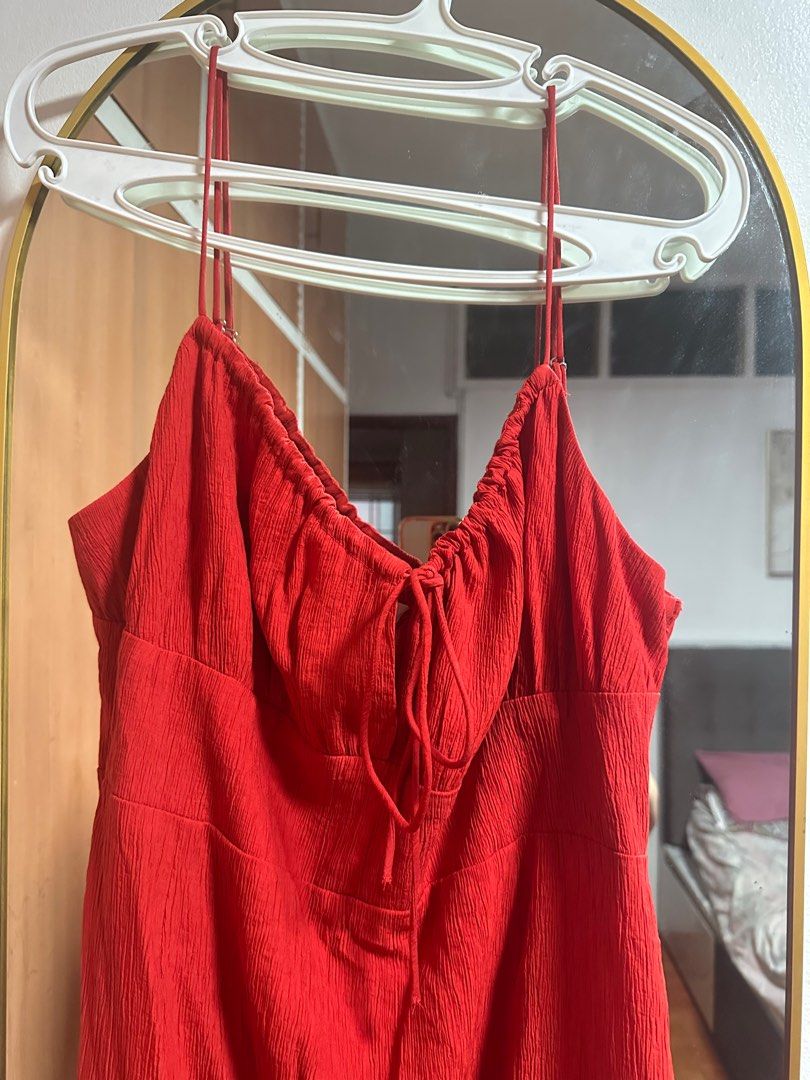BN with tag H&M dress (Category: Dresses) located in Quezon City. Submitted by plushsize (Listing ID 1376222031, Image 2). Description: Stretchable Large to xl.