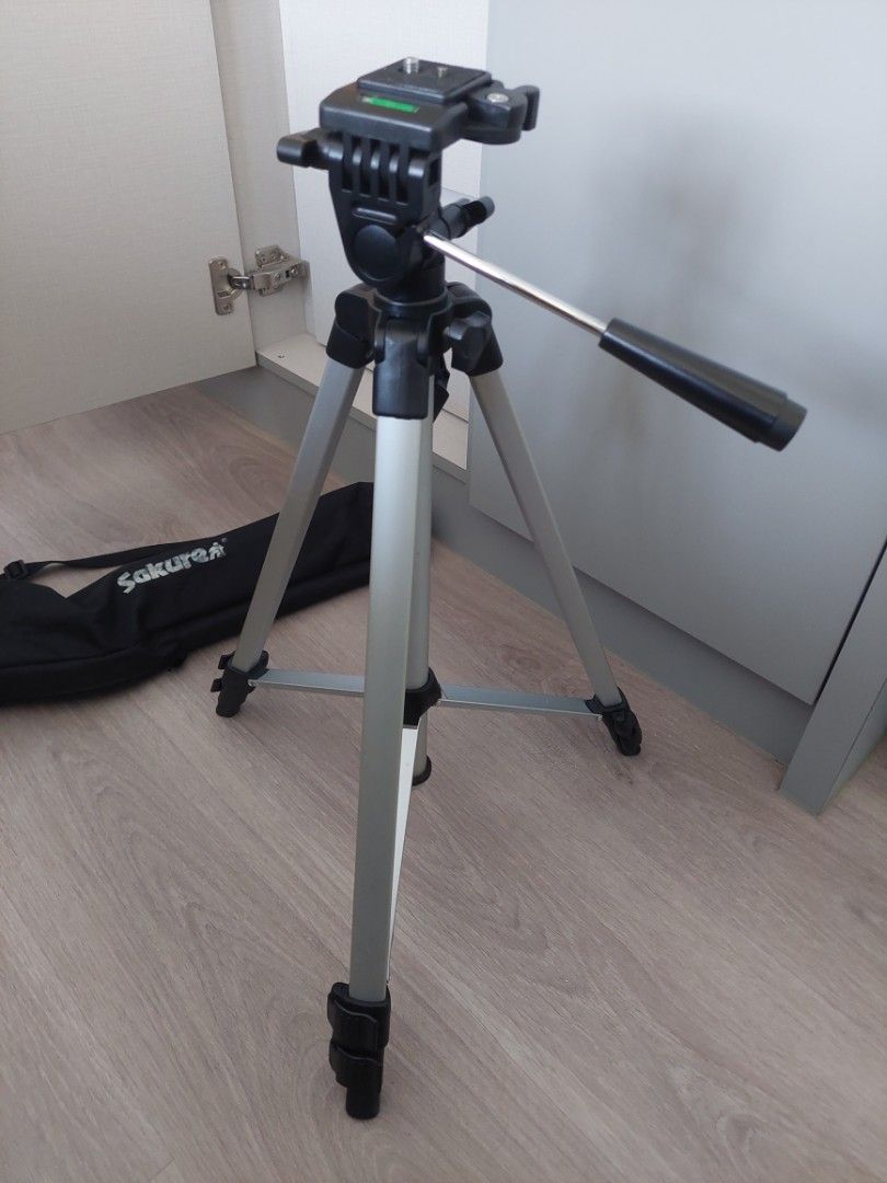 Camera accessories - tripod and NiSi air blower628647212743711118
