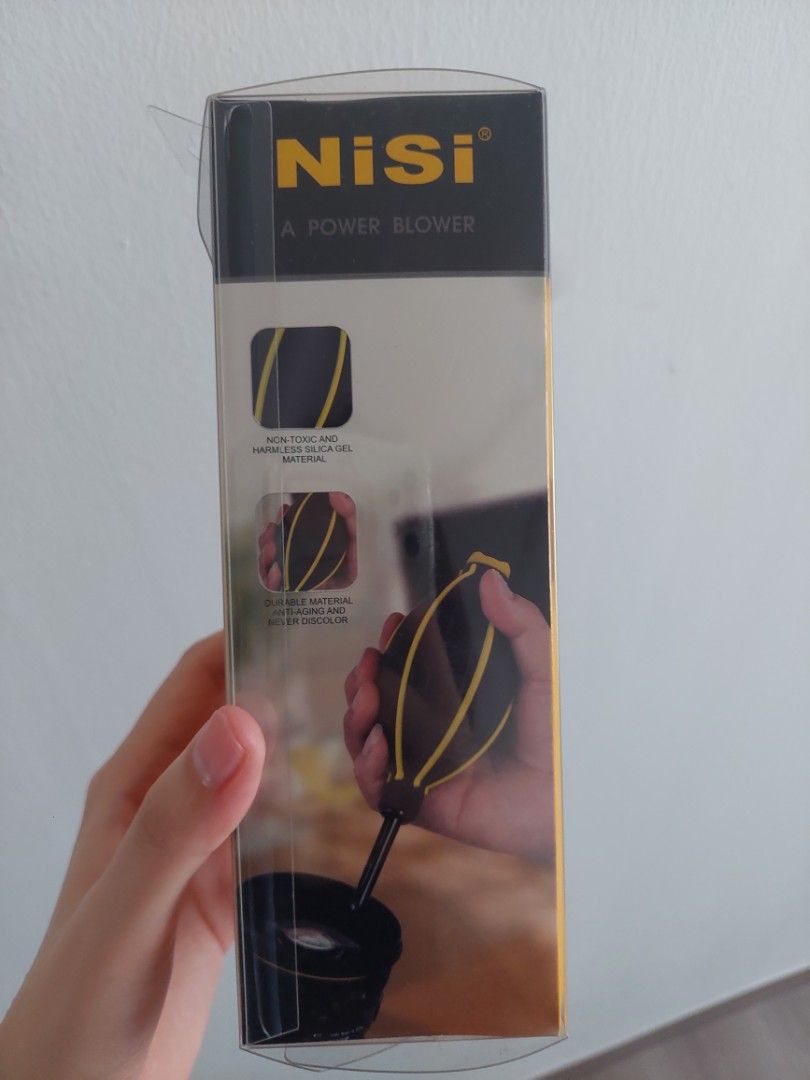 Camera accessories - tripod and NiSi air blower62864721274371112