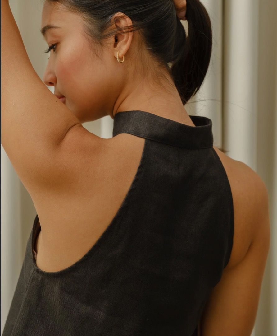Carino Tiffany Crop Top (Category: Sleeveless) located in Quezon City. Submitted by ysa.o (Listing ID 1376379893, Image 2). Description: BRAND NEW Carino Top Never Used, tried on once Selling because got the wrong size! Size XS Bought for 1,995 .