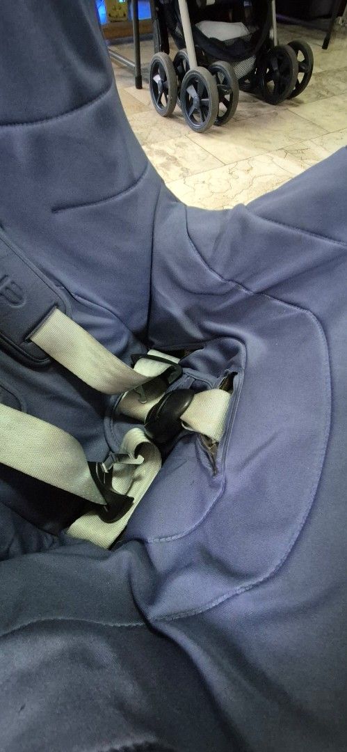 Chicco Elena car seat (Category: Car Seats) located in Paranaque City. Submitted by gailf (Listing ID 1376296575, Image 3). Description: Chicco car seat. - Well worn with defects mostly on the cloth cover - It's in need of cleaning - Hasn't been involved in any car accidents Decluttering because our child has outgrown it. Shipping c/o buyer..