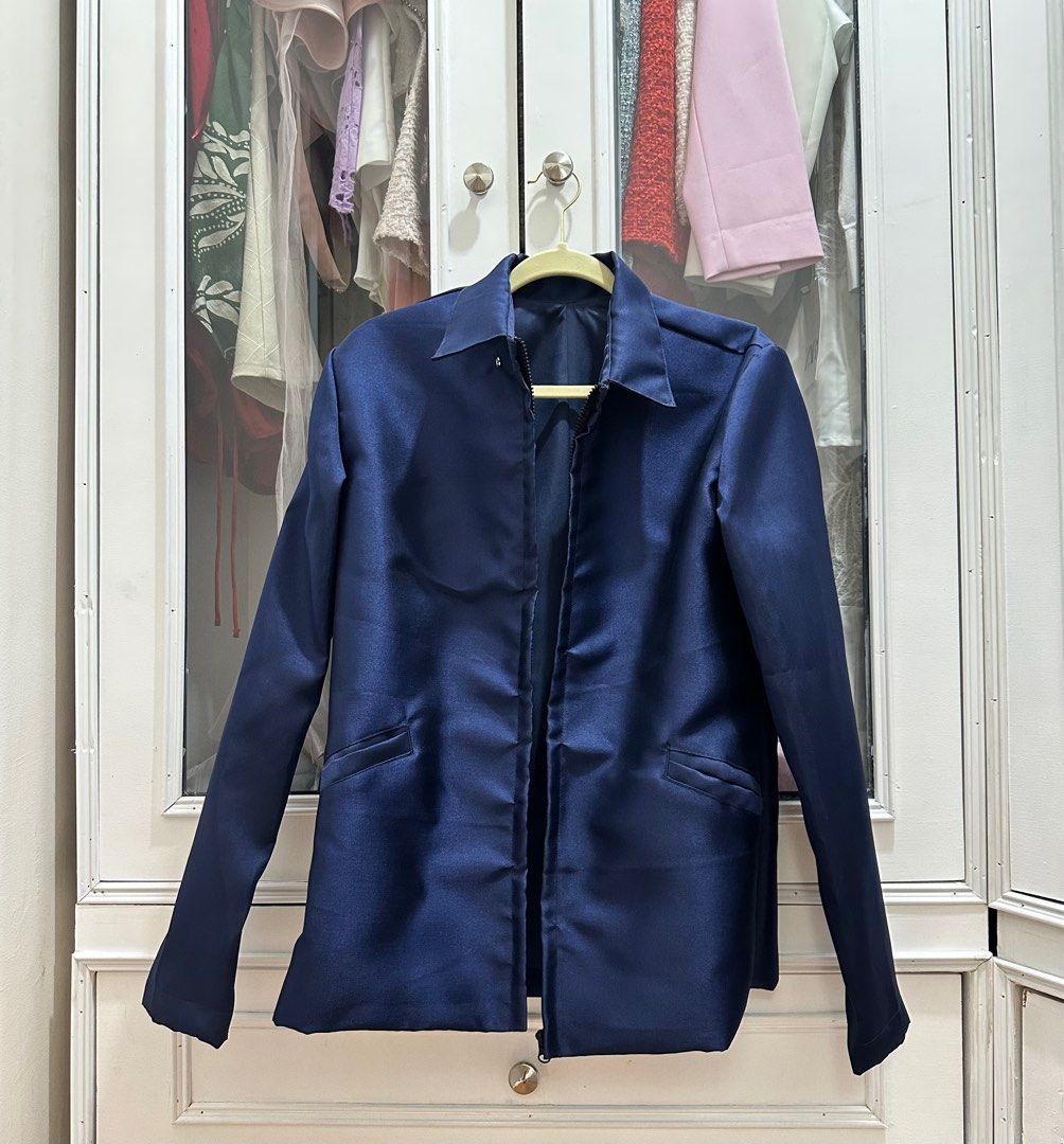 Customized Slim Fit Navy Blue Tuxedo Coat Zip (Category: Coats, Jackets and Outerwear) located in Legazpi City. Submitted by lezarellesque (Listing ID 1376335984, Image 1). Description: Custom made by our couturier but it wasn’t finished in time for the event. Can be worn in both semi-formal and formal events since this was designed to be a zip up coat jacket. Best fits Men with Medium frames, see photos for measurements .