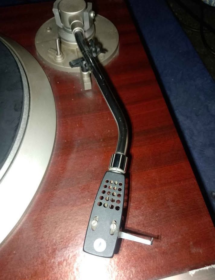 Denon DP-40 fully automatic direct drive turntable with SHURE Stylus (Category: Portable Music Players) located in Caloocan City. Submitted by anjelgeron17541 (Listing ID 1376350756, Image 3). Description: With SHURE Stylus Price are negotiable for sure buyer Honest issue: me power minsan umiikot minsan hinde, will send videos na umiikot Pagawa nyo na lng Last pic for comparison only Pm me for more details Will send videos upon request Mandaluyon