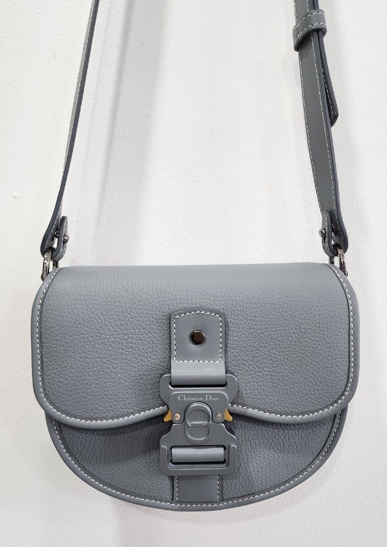 Dior Mini Gallop Bag (Category: Bags & Wallets) located in Singapore. Submitted by yeyesiew (Listing ID 1376269640, Image 1). Description: Rarely used. Come with dust cover , box and paper bag..