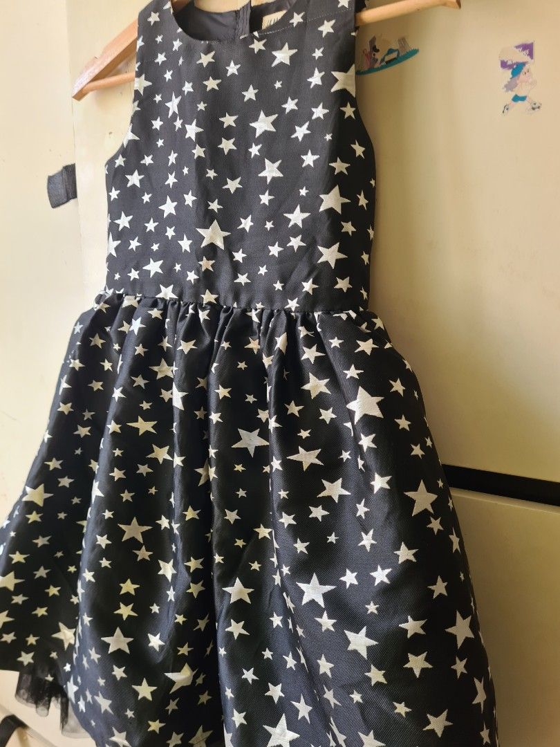 Dress (Category: Babies & Kids Fashion) located in Singapore. Submitted by mustafashaheen909 (Listing ID 1376257616, Image 1). Description: H&M black dress dor little princess 8 -9 years old It's so beautiful.My daughter wore it olny time.