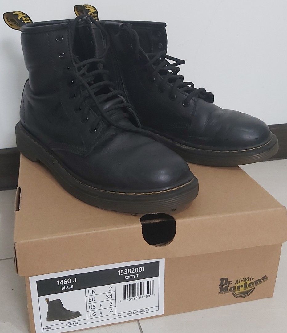 由 muimui17591 (刊登 ID 1376265433，圖片 1) 提交，位於 南投縣 (Nantou) 的 <免運費>Dr.Martens 童鞋 (類別：嬰兒及兒童流行時尚)，說明：當時買剛好尺碼，小孩只穿一個冬季，物品仍很新。 有原裝盒子 SIZE：EU34/EU3/EU2 [售出不退]。