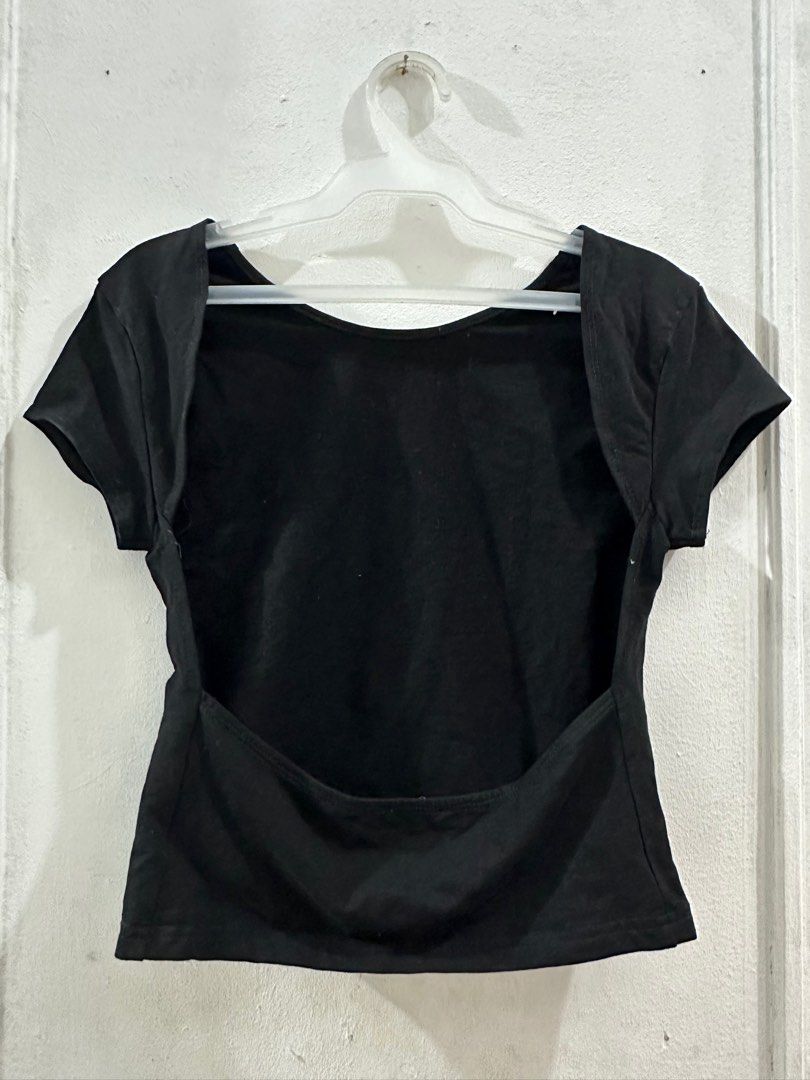 Edikted Backless Top (Category: Others Tops) located in Quezon City. Submitted by shop.theclutter (Listing ID 1376403542, Image 3). Description: .