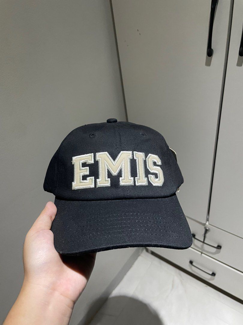 Emis twill black dad hat dad cap bnew (Category: Caps & Hats) located in Taguig. Submitted by zone26ph (Listing ID 1376299538, Image 2). Description: Bnew Authentic - w shipping box upon request 📍Taguig 🚚 Can be shipped via Lalamove, j&t or LBC Price negotiable PM me.