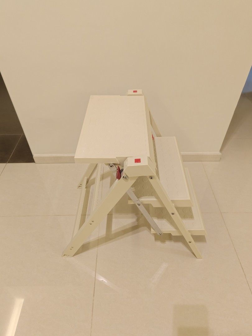 Foldable Ladder64885402850562112