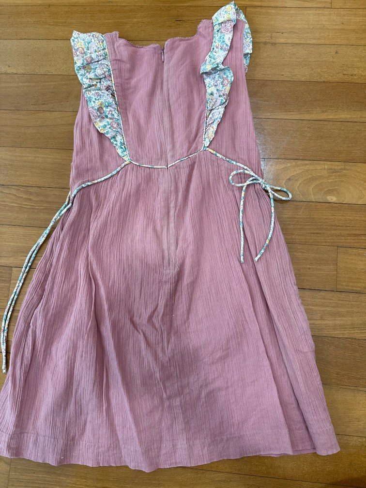 Girl Dress Chauteau de Salle (Category: Babies & Kids Fashion) located in Singapore. Submitted by lettingprelovedgo (Listing ID 1376294031, Image 2). Description: With some stains in the bottom part. Other than that all other areas are in perfect condition. .