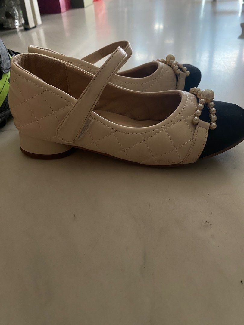 Girls Shoes (Category: Babies & Kids Fashion) located in Singapore. Submitted by nutty_girl (Listing ID 1376331582, Image 3). Description: Very beautiful girl princess shoes. Suitable for performance on stage .only wore a few times . Each time less than half day..