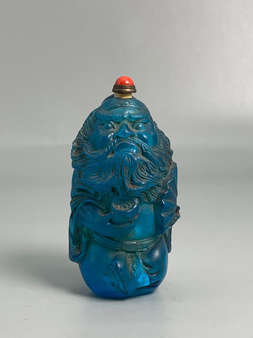 琉璃外雕刻鼻烟壶Glass carved snuff bottle, Hobbies & Toys