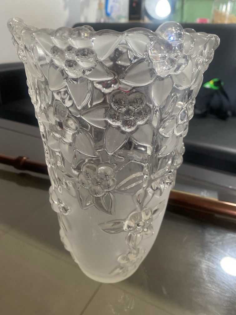 Glass vase64885268329091111