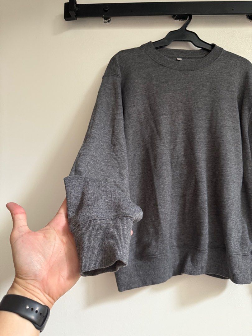 gray sweater (Category: Sets & Coordinates) located in Paranaque City. Submitted by brandnewprelovedforsale (Listing ID 1376299524, Image 3). Description: shoulder 20 in pitt 24 in length 25 in.