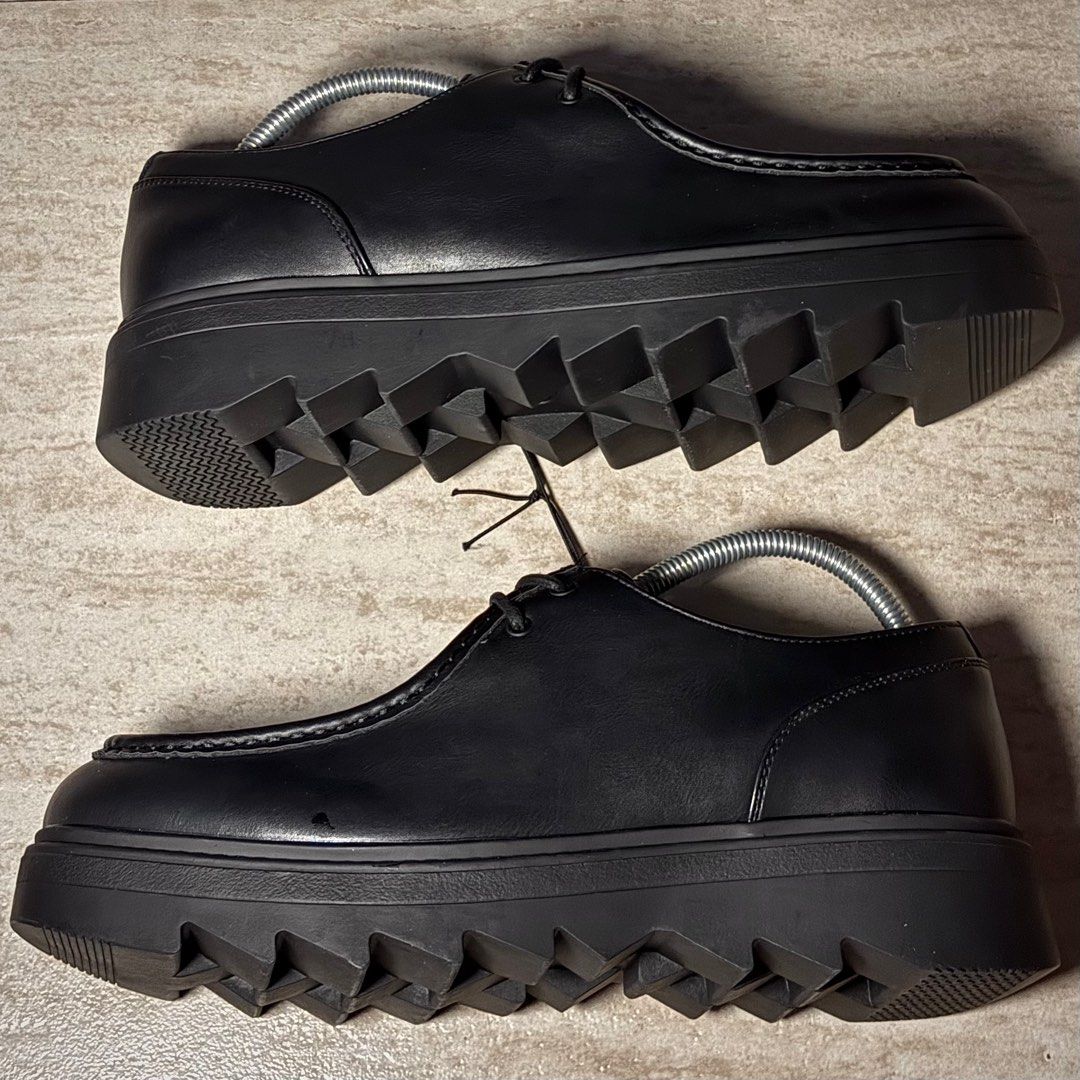 GU JAPAN Tylorean Shoes (Category: Dress Shoes) located in Valenzuela. Submitted by titorod (Listing ID 1376345916, Image 2). Description: US Size 9-9.5.