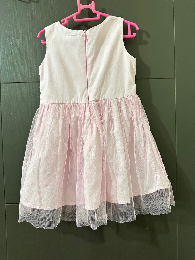 Hello Kitty Dress (Category: Babies & Kids Fashion) located in Paranaque City. Submitted by decluttermatters (Listing ID 1376404435, Image 2). Description: 👗 💯 original 👗 From 🇺🇸 👗 Size is 3T RFS: Outgrown ✅ For used items, kindly manage your expectations. If you are meticulous with used clothings, I highly suggest you bid on new or excellent used condition items to save us both time and hassle. Thanks! ✅ Actual color may differ due to ligh