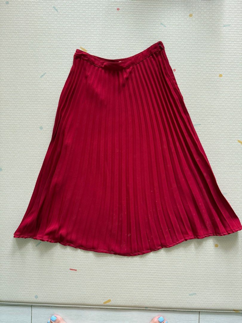 H&M Red Pleated Midi Skirt Size 4, Women's Fashion, Bottoms
