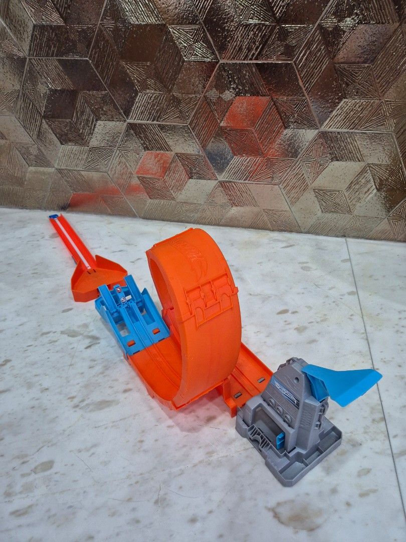 Hot Wheels Loop Stunt Champion (Category: Action & Battle Toys) located in Taguig. Submitted by jingojinx (Listing ID 1376347615, Image 2). Description: FOR SALE Hot Wheels Loop Stunt Champion (no car included anymore) RFS: son is done with his Hot Wheels Phase. Decluttering :) Check out my other listings and if you buy more than 1, pwede mag discount pa :) all items are in excellent condition. Item near BGC Taguig/Mckinley Hill Near Venice Piazz