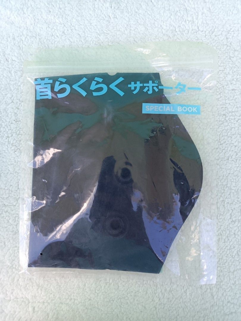 INFLATABLE Neck Support (Category: Braces, Support & Protection) located in Batangas. Submitted by buddy_and_willow (Listing ID 1376362618, Image 2). Description: .