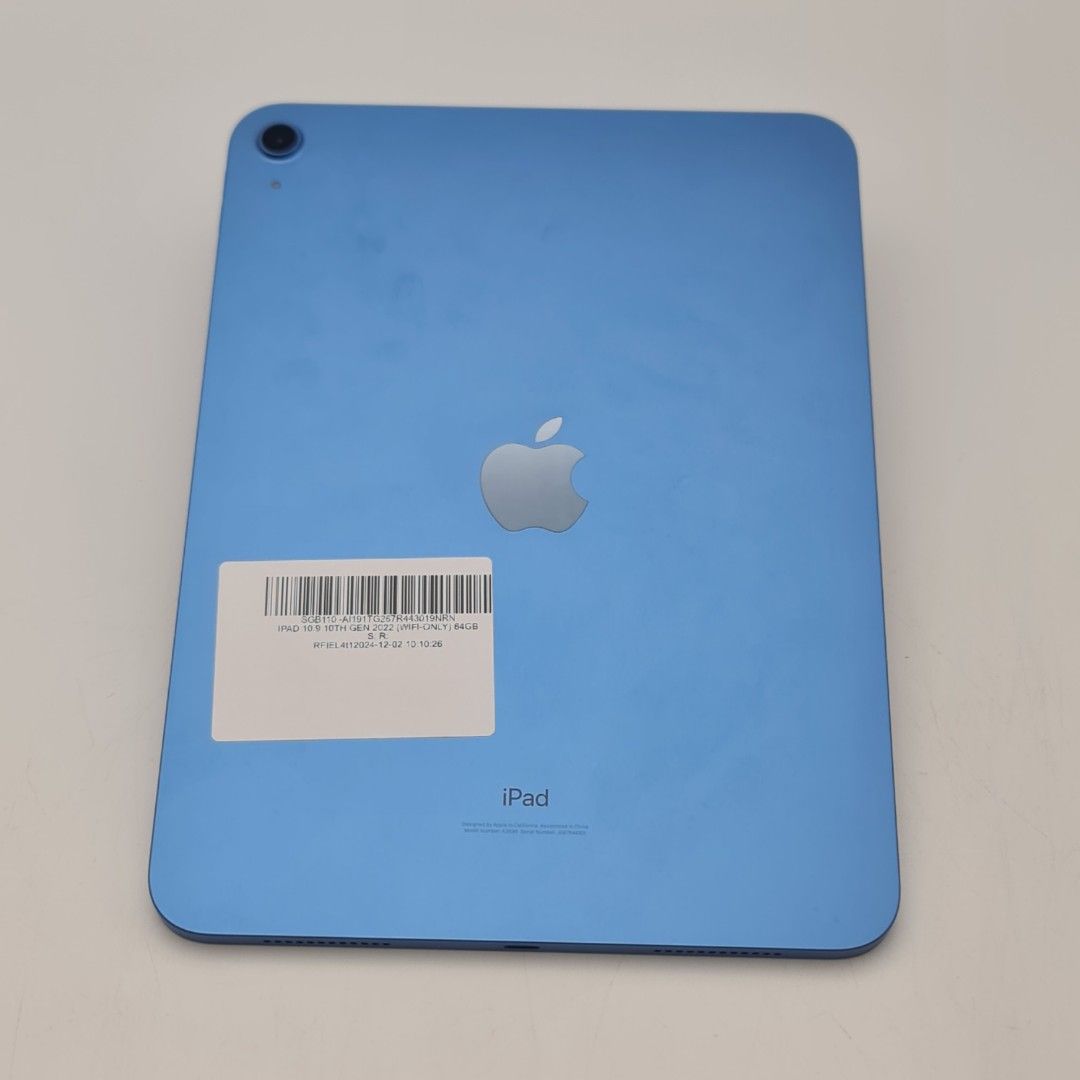 iPad 10 10.9" WiFi (2022) 64GB Blue (Category: iPad) located in Singapore. Submitted by carousellmobile (Listing ID 1376324353, Image 2). Description: .