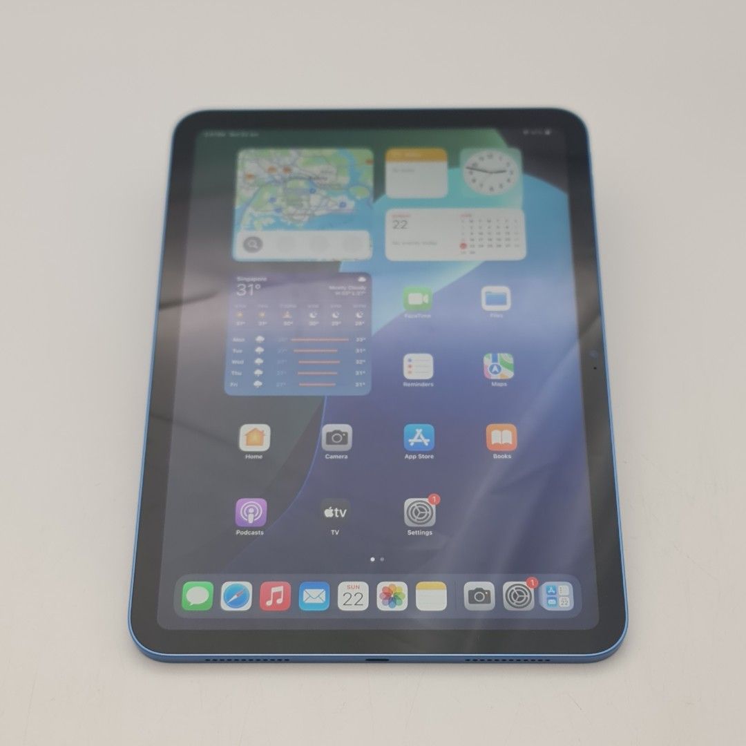 iPad 10 10.9" WiFi (2022) 64GB Blue (Category: iPad) located in Singapore. Submitted by carousellmobile (Listing ID 1376324353, Image 1). Description: .
