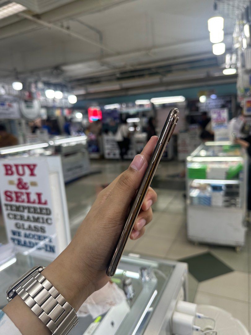 iPhone Xs Max 512GB Factory Unlock No Issue Secondhand (Category: iPhone X Series) located in Pasig City. Submitted by FarAndRayShop (Listing ID 1376393819, Image 3). Description: OPEN FOR SWAP/SELLING/BUYING (RFS: Buy and Sell) Price: 15,499 iPhone Xs Max 512GB •FACTORY UNLOCK •NO HIDDEN ISSUES •TEST TO SAWA •Authentic Phone Physical store in Greenhills Shopping Center XC-07 Stall Number Look For Rayray Or Anika NO CASH INSTALLMENT We are open a