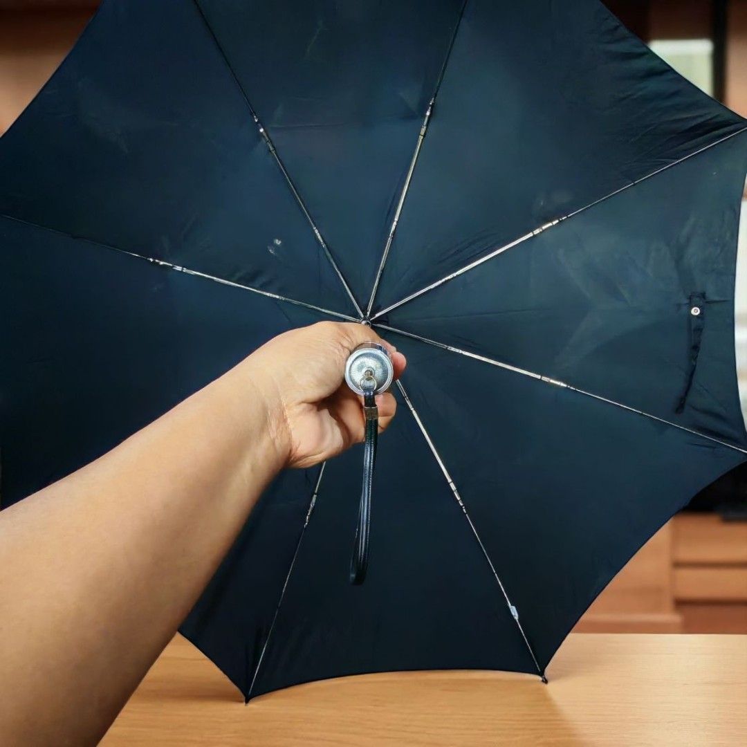 Japan surplus folding umbrella (Category: Umbrellas) located in Quezon City. Submitted by plantcorner (Listing ID 1376354765, Image 2). Description: .