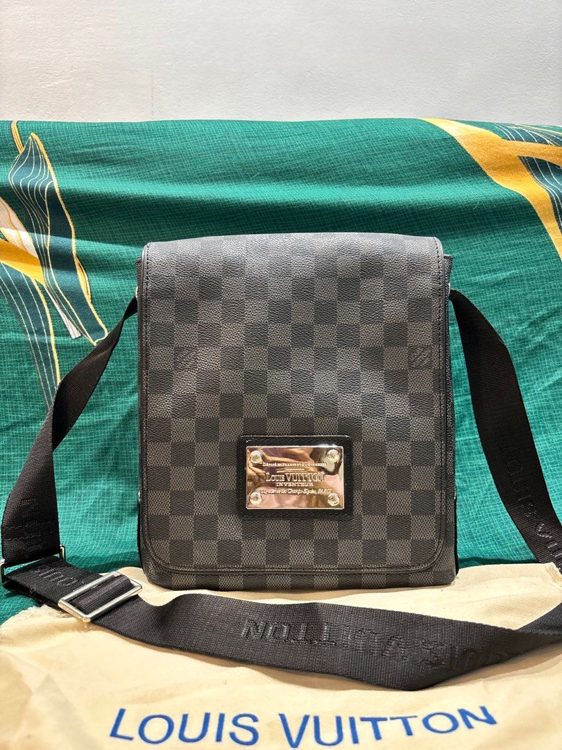 JP Body bag Graphite (Category: Luxury Bags & Wallets) located in Cebu City. Submitted by day.98 (Listing ID 1376356012, Image 1). Description: selected from japan surplus genuine leather coded no flaws .