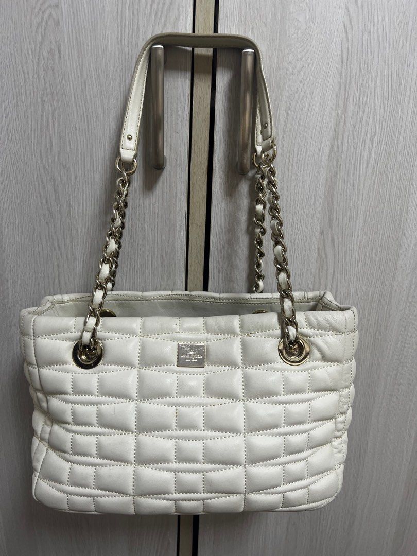 Kate Spade ♠️ (Category: Shoulder Bags) located in Muntinlupa City. Submitted by ababrl (Listing ID 1376239924, Image 1). Description: Authentic 💯 % or money back kate spade in cream white color Rfs: migrating.