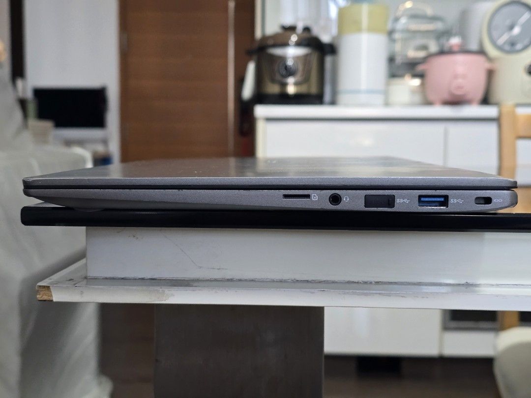 LG Gram 15Z90N-R.AAS8U1 promo!!! (Category: Laptops & Notebooks) located in Singapore. Submitted by ahtom82 (Listing ID 1376219479, Image 3). Description: 15Z90N-R.AAS8U1 Standing screen display size ‎15.6 Inches Screen still in perfect condition, no dead pixels and no discoloration Screen Resolution ‎1920 x 1080 pixels RAM ‎16 GB DDR4 upgraded to 40 GB DDR4!!! Hard Drive Upgraded to 1TB of storage as main drive and another 512GB storage secondar