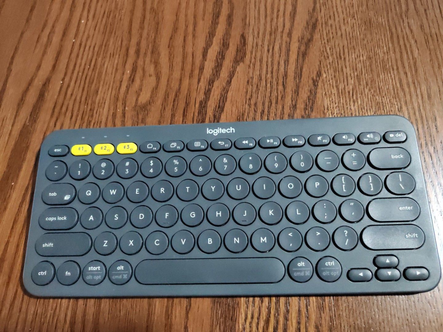 Logitech Wireless Keyboard (Category: Computer Keyboard) located in Singapore. Submitted by shenzydnb-45078 (Listing ID 1376333518, Image 1). Description: Logitech wireless keyboard with round keys. Compact and stylish, perfect for small spaces. Bluetooth connectivity and media controls included. Price negotiable.