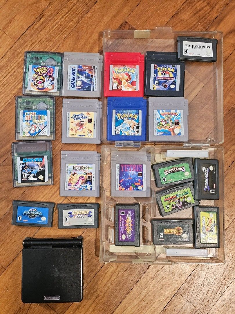 Loose game boy and game boy advance games, including black GBA SP62863834548866113