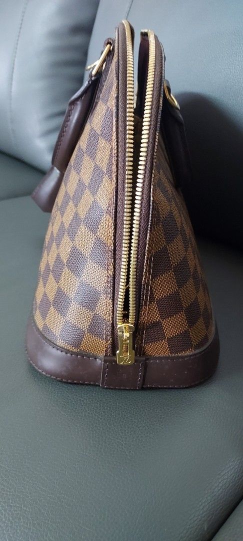 LV Alma PM (Category: Bags & Wallets) located in Singapore. Submitted by wovey (Listing ID 1376289422, Image 2). Description: used twice only. in excellent condition. comes with receipt..