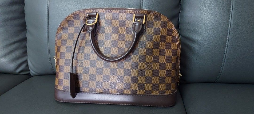 LV Alma PM (Category: Bags & Wallets) located in Singapore. Submitted by wovey (Listing ID 1376289422, Image 1). Description: used twice only. in excellent condition. comes with receipt..