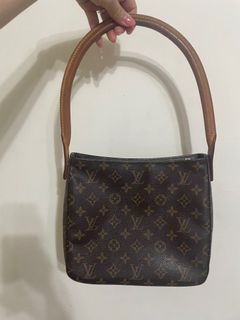 由 yolohere (刊登 ID 1375877906，圖片 1) 提交，位於 的 (類別：)，說明：。