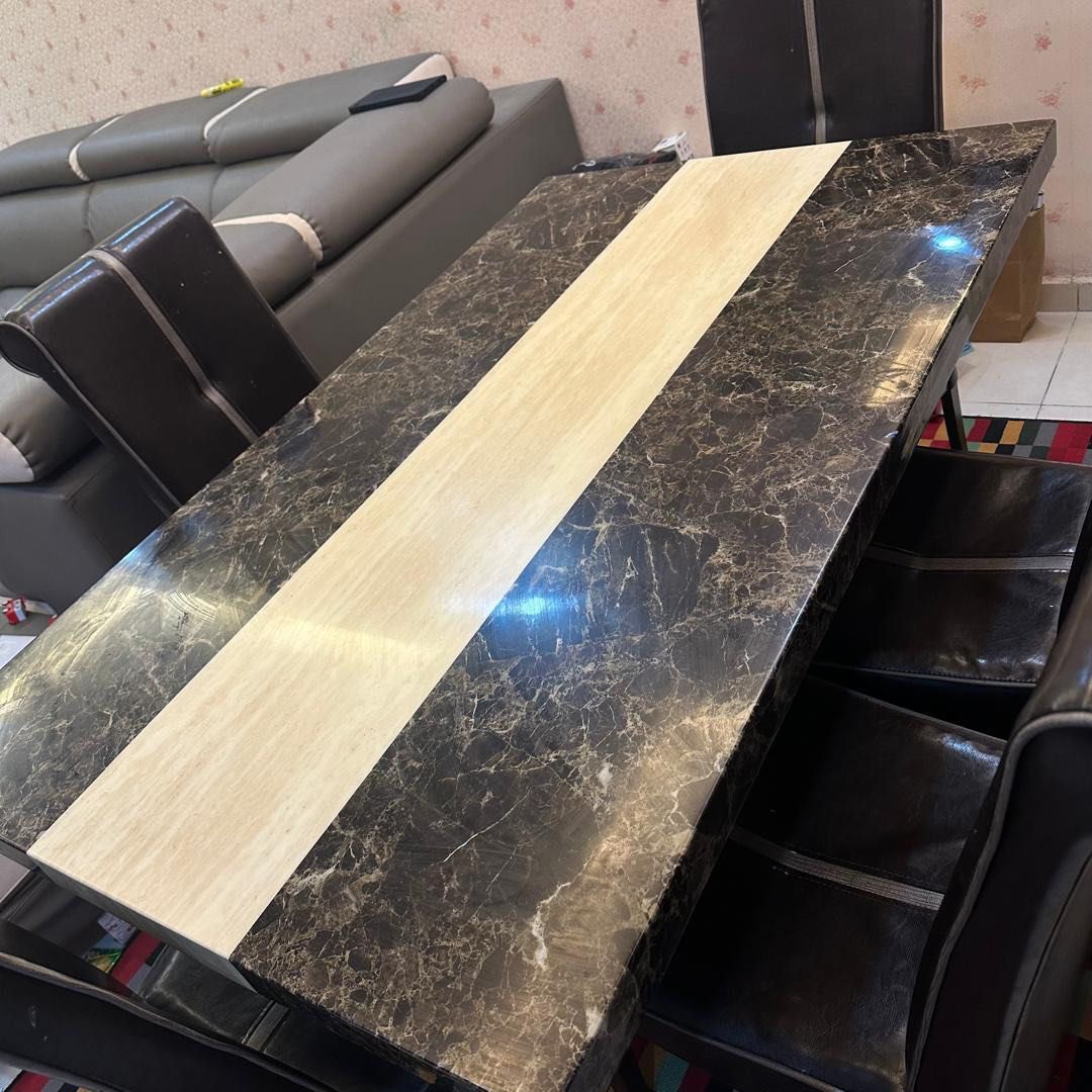 Marble table (Category: Tables & Sets) located in Ayer Keroh. Submitted by stylish1109 (Listing ID 1376407121, Image 2). Description: Marble table to sell. Buyer need to take since its heavy. Lightly used. .