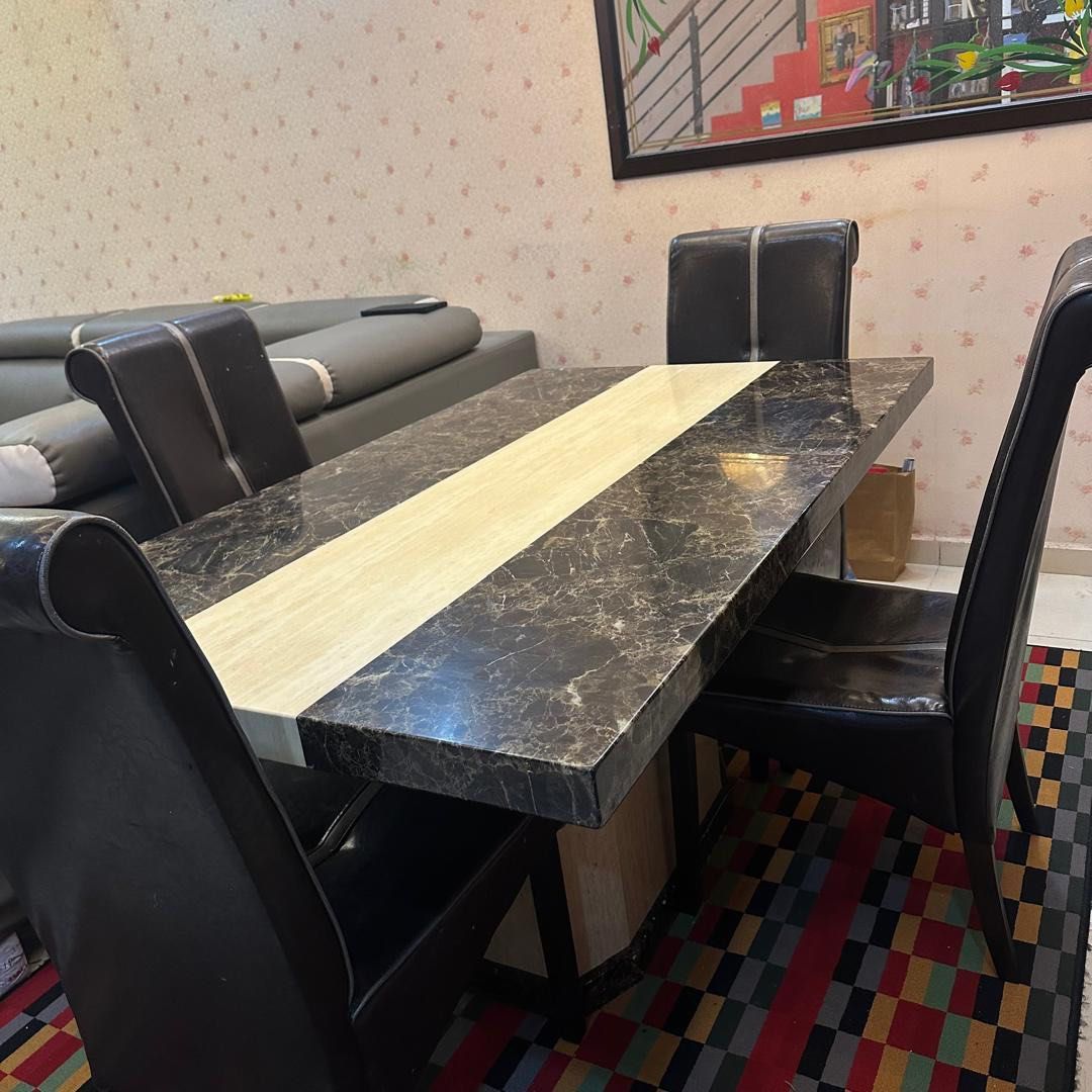 Marble table (Category: Tables & Sets) located in Ayer Keroh. Submitted by stylish1109 (Listing ID 1376407121, Image 1). Description: Marble table to sell. Buyer need to take since its heavy. Lightly used. .