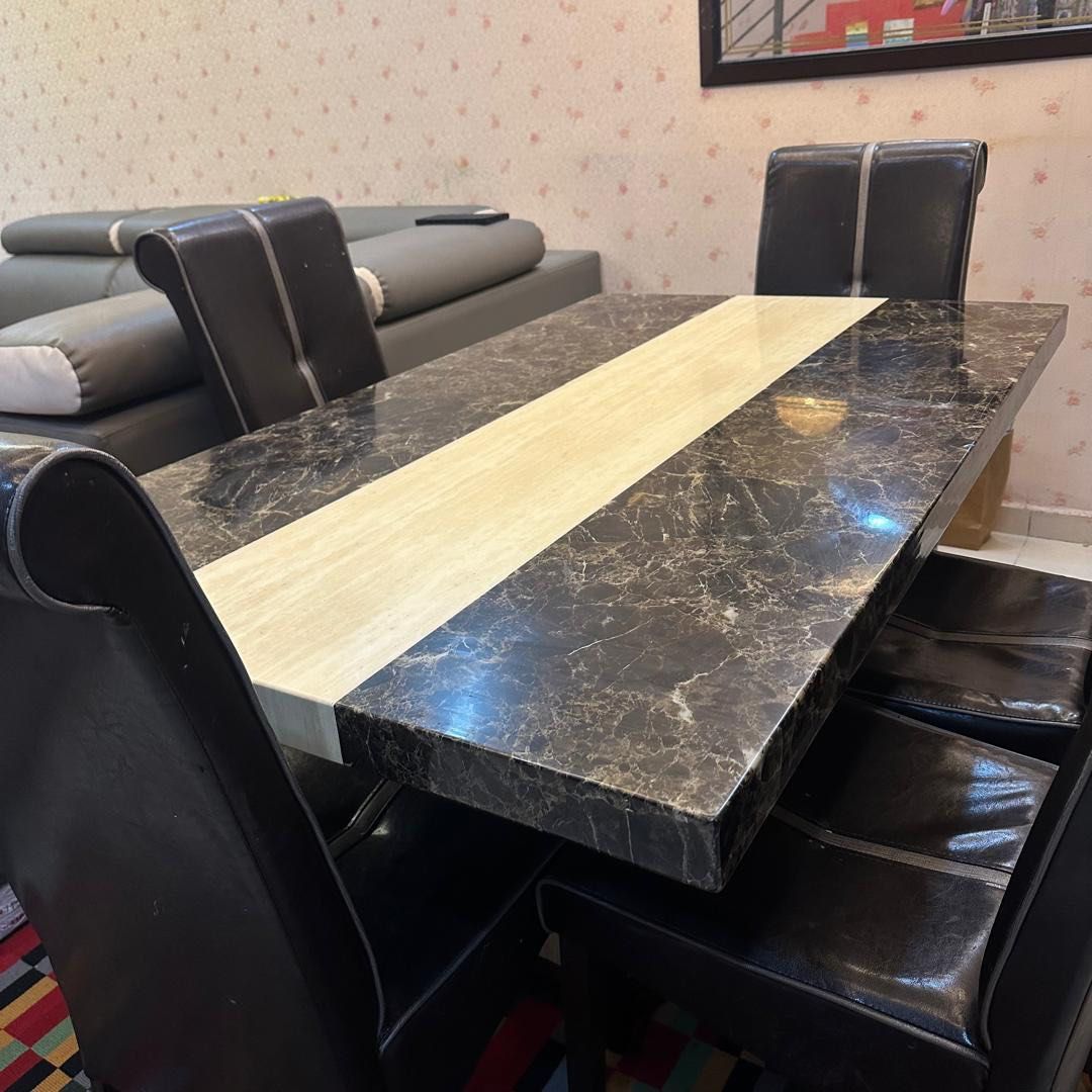 Marble table (Category: Tables & Sets) located in Ayer Keroh. Submitted by stylish1109 (Listing ID 1376407121, Image 3). Description: Marble table to sell. Buyer need to take since its heavy. Lightly used. .