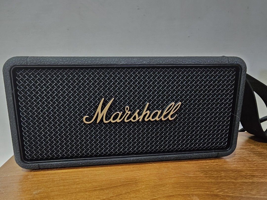 由 dkshop23 (刊登 ID 1376415312，圖片 2) 提交，位於 台北市 (Taipei) 的 Marshall Marshall Middleton 〔黑金色/奶油白〕 藍芽 喇叭 充電式 防水防塵 輕巧便攜 公司貨 18個月保(marshall middleton 藍牙 音響) (類別：可攜式音響設備)，說明：Marshall Marshall Middleton 〔黑金色/奶油白〕 藍芽 喇叭 充電式 防水防塵 輕巧便攜 公司貨 18個月保(marshall middleton 藍牙 音響) 因為想要購入更大的，所有賠售，只有試聽過一次， 這個月（五）購入的。