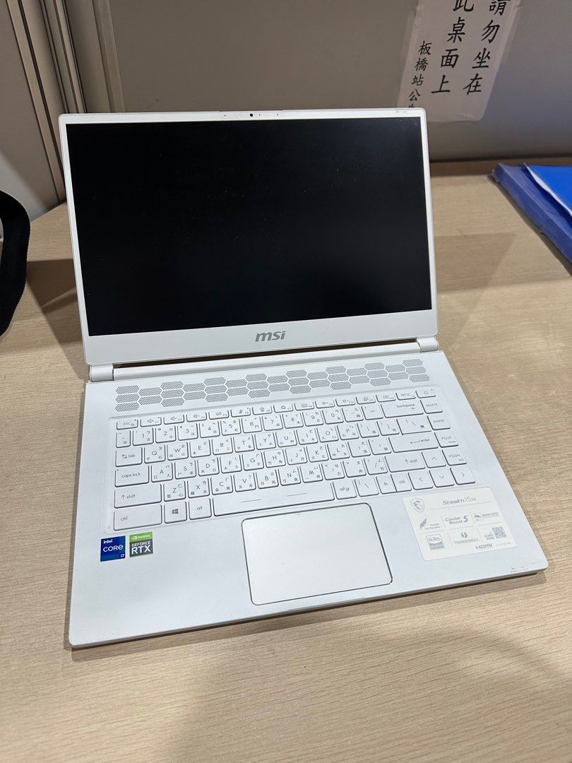 由 song_oo (刊登 ID 1376358548，圖片 2) 提交，位於 台北市 (Taipei) 的 MSI微星 Stealth 15M A11SEK-008TW 15.6吋電競筆電 RTX2060 純淨白 1.65kg (類別：桌上電腦或筆記型電腦)，說明：MSI微星 Stealth 15M A11SEK-008TW 15.6吋電競筆電 RTX2060 純淨白 螢 幕：15.6吋 處理器：Intel i7-1185G7 記憶體：16GB DDR4 硬 碟：512GB PCIe M.2 SSD 顯示介面：NVIDIA GeForce RTX 2060 6G 光碟機：無 作業系統：Windows 11 重量：1.65kg 原價格$54900 電池已更換新件 外觀大約7-8成新 台北或三重可以面交。