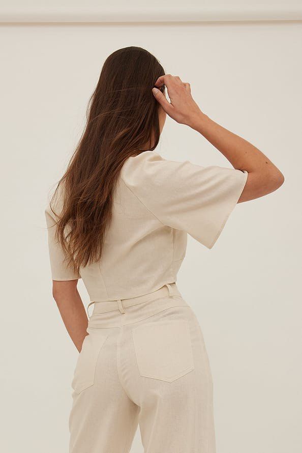 NA-KD Twisted Linen Blend Shirt (Category: Blouses) located in Quezon City. Submitted by shop.theclutter (Listing ID 1376403969, Image 3). Description: XS-S.