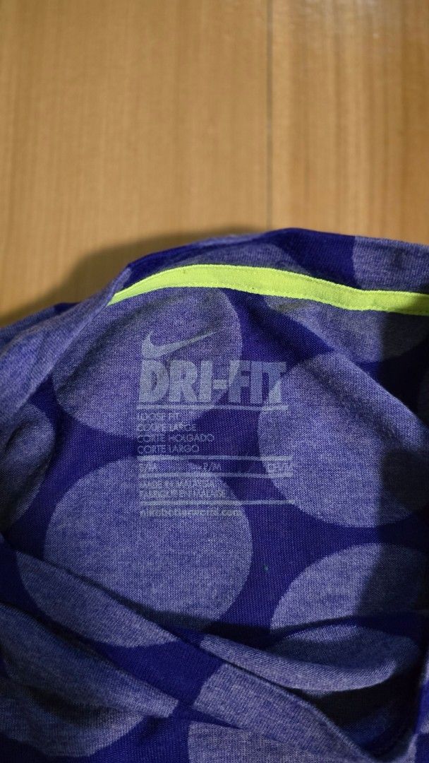 Nike Cropped Top (Category: Activewear) located in Manila. Submitted by mcemmm (Listing ID 1376333819, Image 2). Description: Mop: Bdo or Gcash only. Delivery via Grab or Lalamove only. Location: Novaliches Q.C.