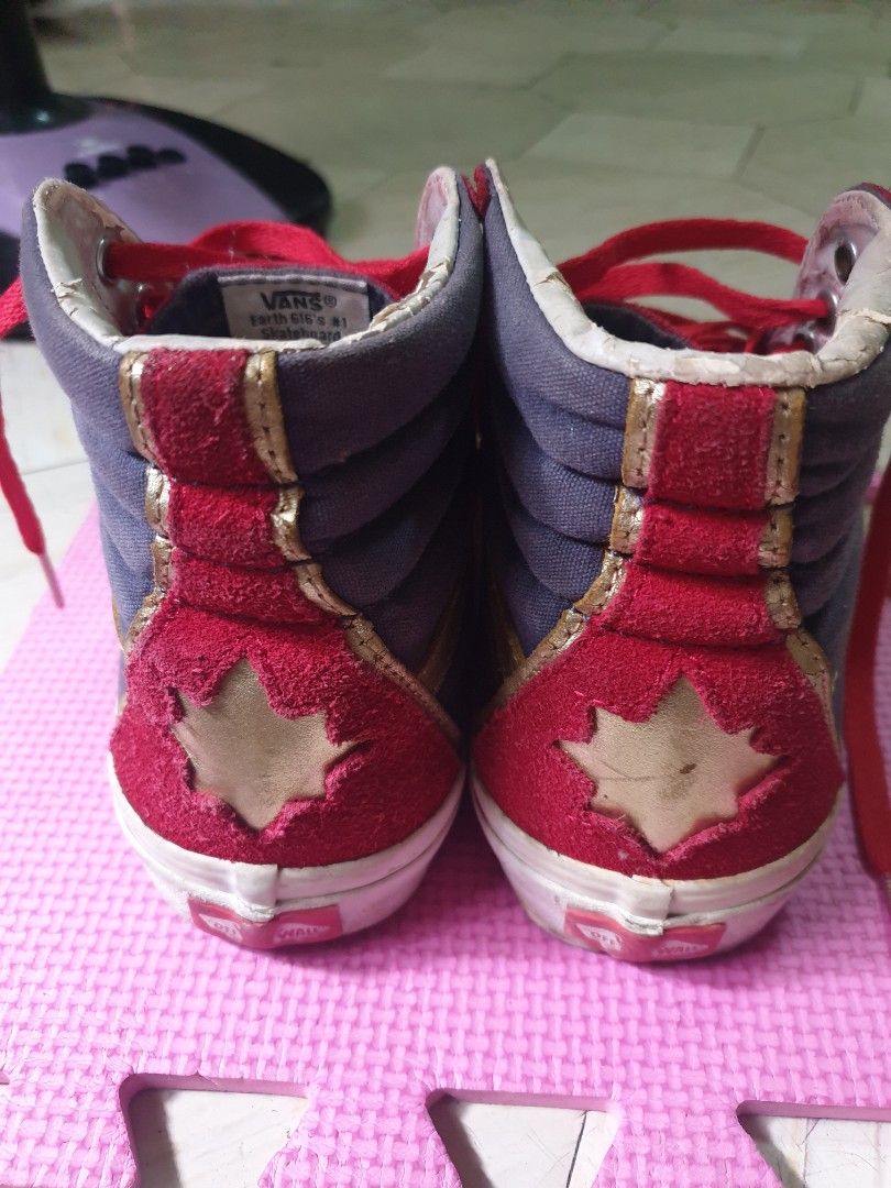 ORIGINAL VANS LIMITED EDITION (captain marvel) (Category: Sneakers) located in Antipolo. Submitted by jhongtee (Listing ID 1376421601, Image 2). Description: limited edition !!! maliit na , may signs of usage ( see picture ) nastock ng matagal sa shoe box but still very pretty and astig pag suot . mganda pa and malinis nagbabakbak lang sa loob di kase nagagamit ..