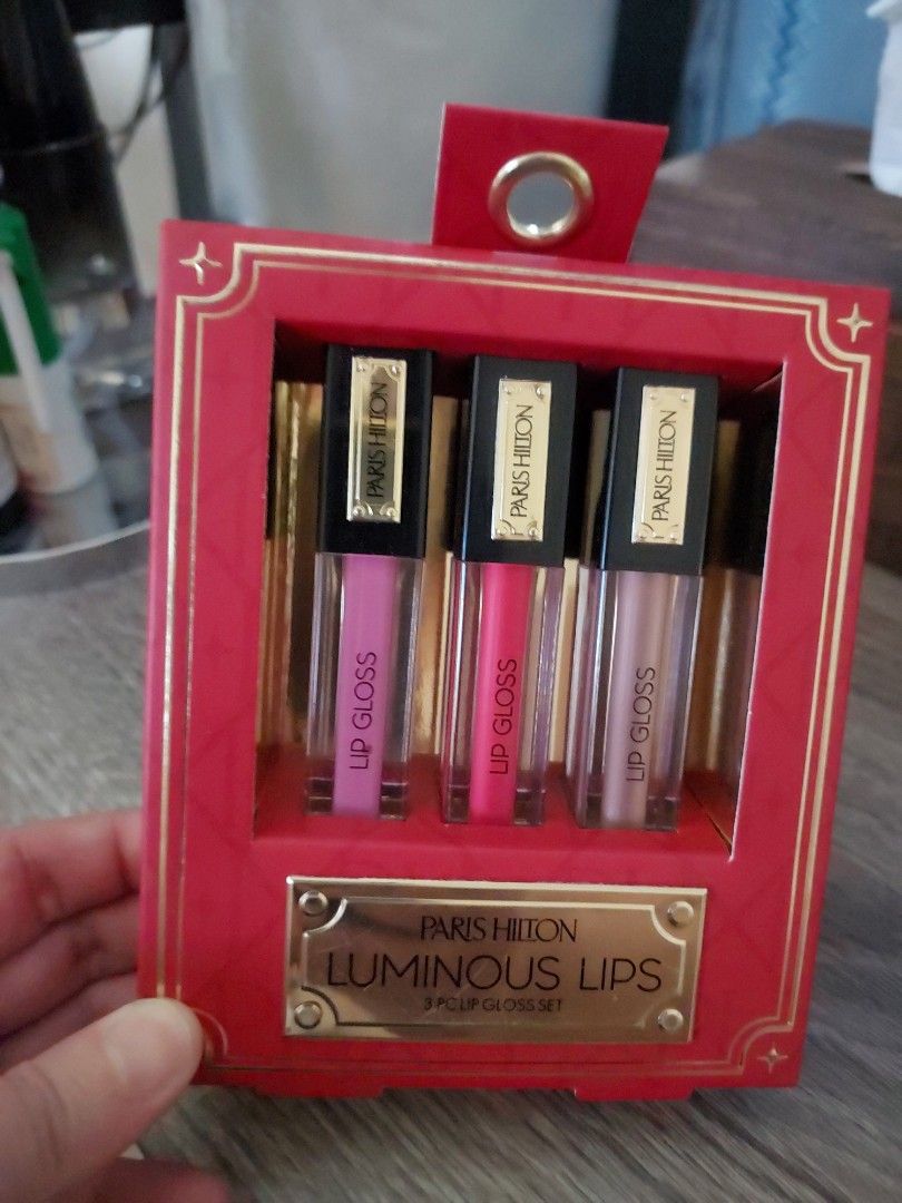 Paris Hilton Luminous lips 3 pc gloss set (Category: Makeup) located in Pasig City. Submitted by sensenwashington (Listing ID 1376238576, Image 1). Description: Sealed Paris Hilton Lip Gloss pasalubong from the US RFS: i do not use gloss.