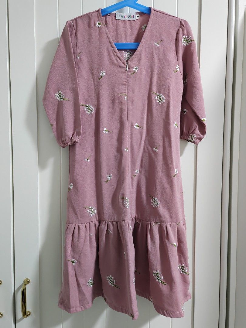 Pink Longdress (Category: Babies & Kids Fashion) located in Singapore. Submitted by purrretty (Listing ID 1376334706, Image 1). Description: 2 available sizes 4 & 6 take both for $30 matching mummy dress available too - $20 DM for more.