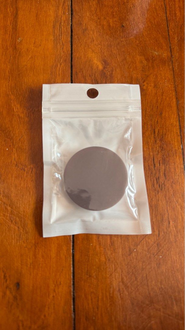 Pop Socket (Category: Electrical, Adaptors & Sockets) located in Singapore. Submitted by fats_28 (Listing ID 1376273543, Image 1). Description: .